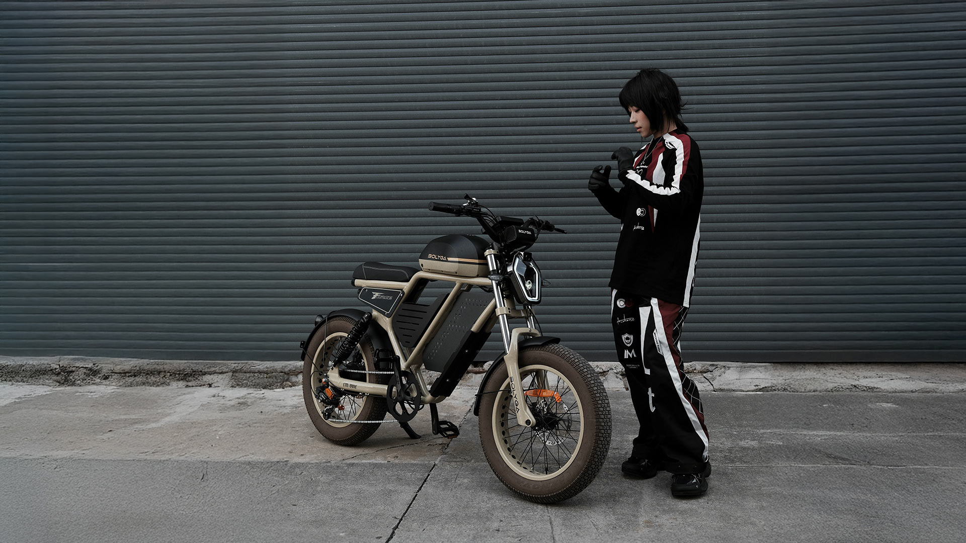 更高阶的复古潮玩电单车